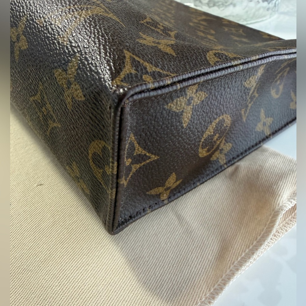 Authentic Louis Vuitton Monogram Canvas Toiletry 26 Pouch Clutch Handbag - Picture 12 of 17